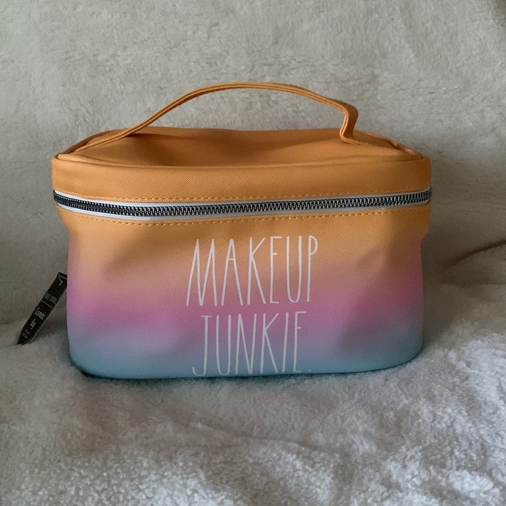Rae Dunn Cometic Bag “Makeup Junkie”